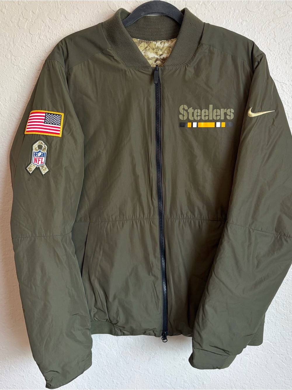 Pittsburgh Steelers Nike Reversible Salute To Service Bomber Jacket - Men’s Med